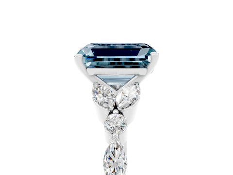 White gold Emerald Cut Aquamarine Solitaire Ring with Side Stones and Four-Prong Setting_17