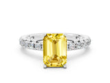 White gold Emerald Cut Cut Diamond Pavé Band with Four-Prong Setting