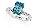 White gold Emerald Cut Cut Diamond Pavé Band with Four-Prong Setting_1