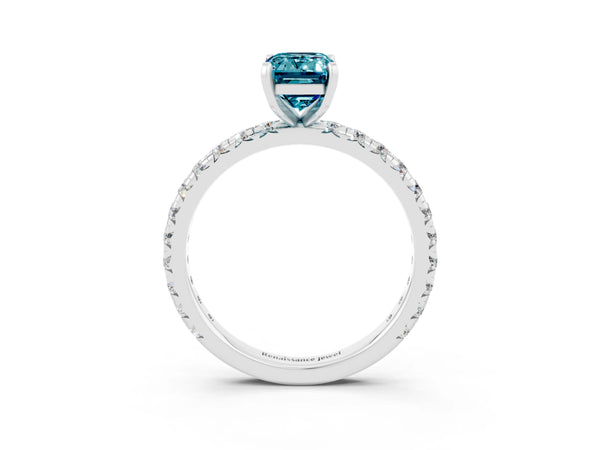 White gold Emerald Cut Cut Diamond Pavé Band with Four-Prong Setting