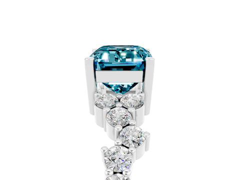 White gold Emerald Cut Diamond Cluster Pavé Band with Four-Prong Setting_5
