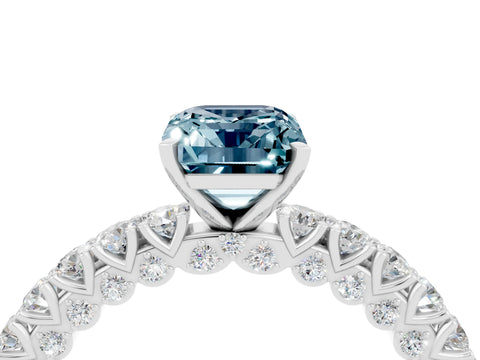 White gold Emerald Cut Diamond Pavé Band Solitaire Ring with Prong Setting_4