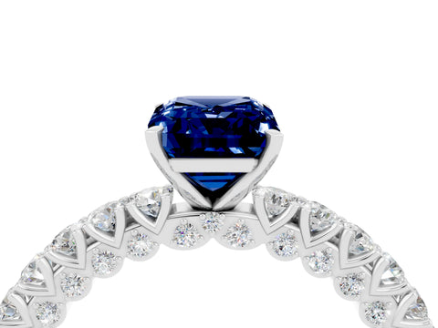 White gold Emerald Cut Diamond Pavé Band Solitaire Ring with Prong Setting_4