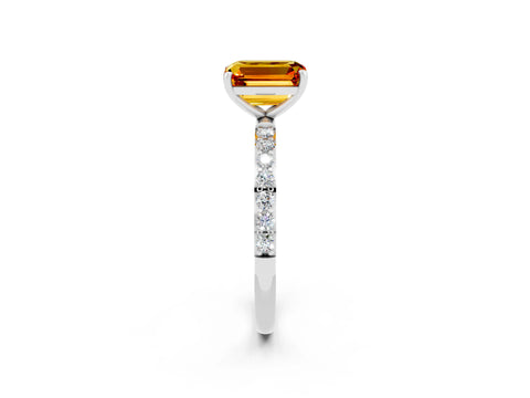 White gold Emerald Cut Diamond Pavé Band with Six-Prong Setting_2