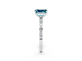White gold Emerald Cut Diamond Pavé Band with Six-Prong Setting_2