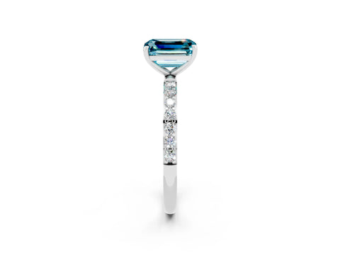 White gold Emerald Cut Diamond Pavé Band with Six-Prong Setting_2