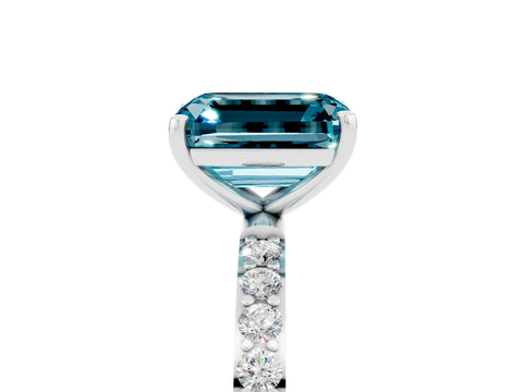 White gold Emerald Cut Diamond Pavé Band with Six-Prong Setting_5