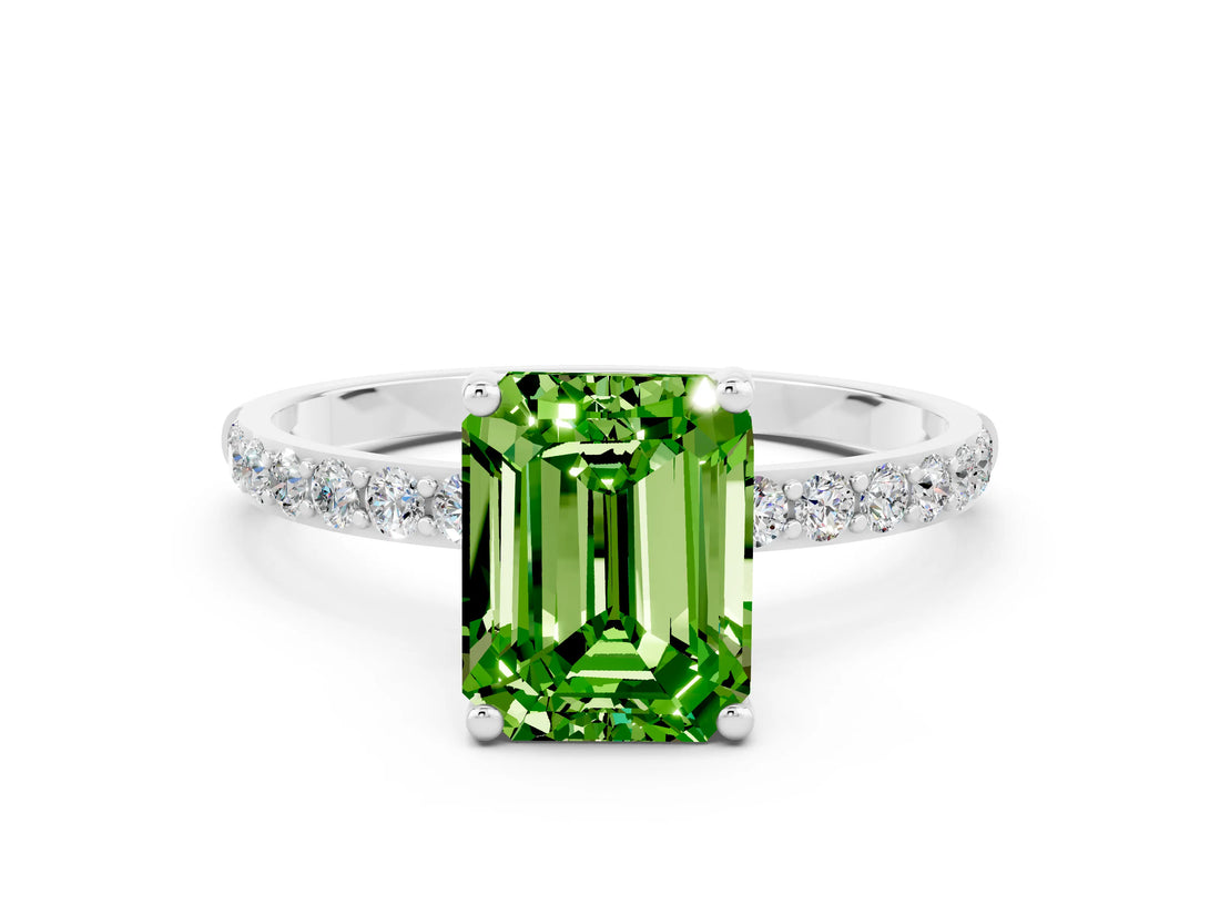 White gold Emerald Cut Diamond Pavé Band with Six-Prong Setting