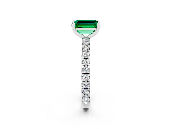 White gold Emerald Cut Emerald Pavé Solitaire Ring with Round Band and Prong Setting
