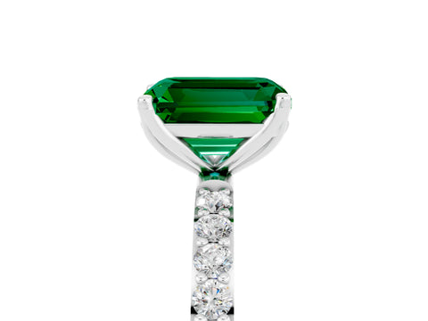 White gold Emerald Cut Emerald Solitaire Engagement Ring with Pavé Band and Prong Setting_5