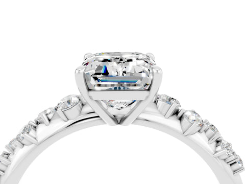 White gold Emerald Cut Moissanite Cluster Side Stone Solitaire Ring with Prong Setting_28