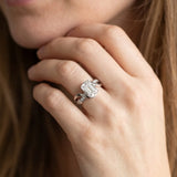 White gold Emerald Solitaire Twisted Band with Prong Setting_14
