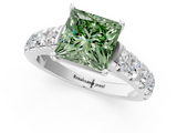 White gold Fancy Green Princess  Cut Diamond Pavé Band Solitaire with Four-Prong Setting_4