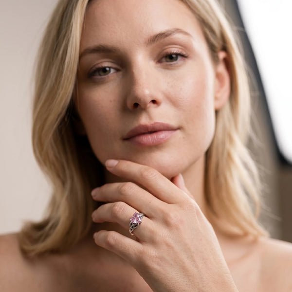 White Gold Heart-Shaped Celtic Knot Solitaire Engagement Ring Setting for Fancy Pink Center
