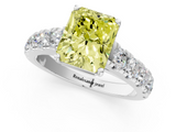 White gold Fancy Yellow Radiant  Cut Diamond Pavé Band Solitaire with Four-Prong Setting_4