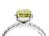 White gold Fancy Yellow Radiant  Cut Diamond Pavé Band with Four-Prong Setting_40