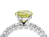 White gold Fancy Yellow Round Cut Diamond Pavé Band Solitaire Ring with Prong Setting_33