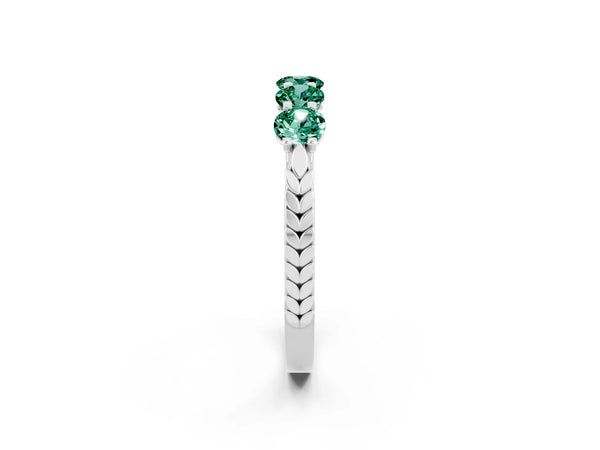 White gold Five-Stone Round Green Sapphire Prong-Set Band