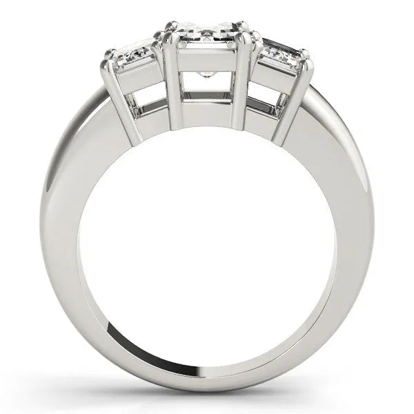White gold Four-Stone Round Cut Diamond Ring with Prong Setting