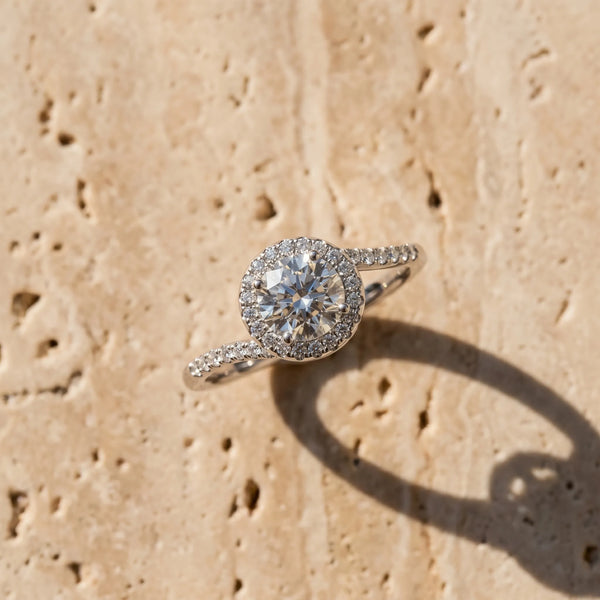 White gold Halo Round Cut Twisted Band Pavé Setting Ring