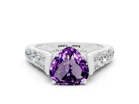 White gold Heart Cut Amethyst Classic Solitaire Ring with Pavé Band and Four-Prong Setting