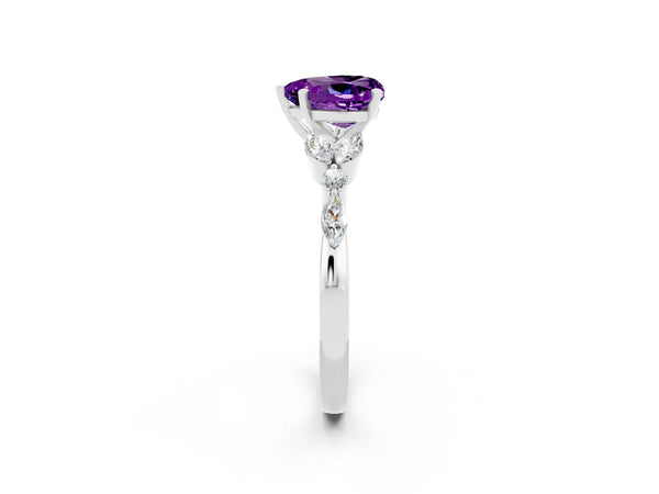 White gold Heart Cut Amethyst Solitaire Ring with Side Stones and Four-Prong Setting