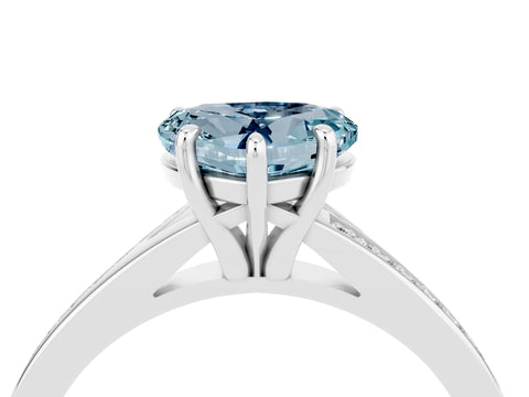 White gold Heart Cut Aquamarine Solitaire Ring with Pavé Band and Prong Setting_4
