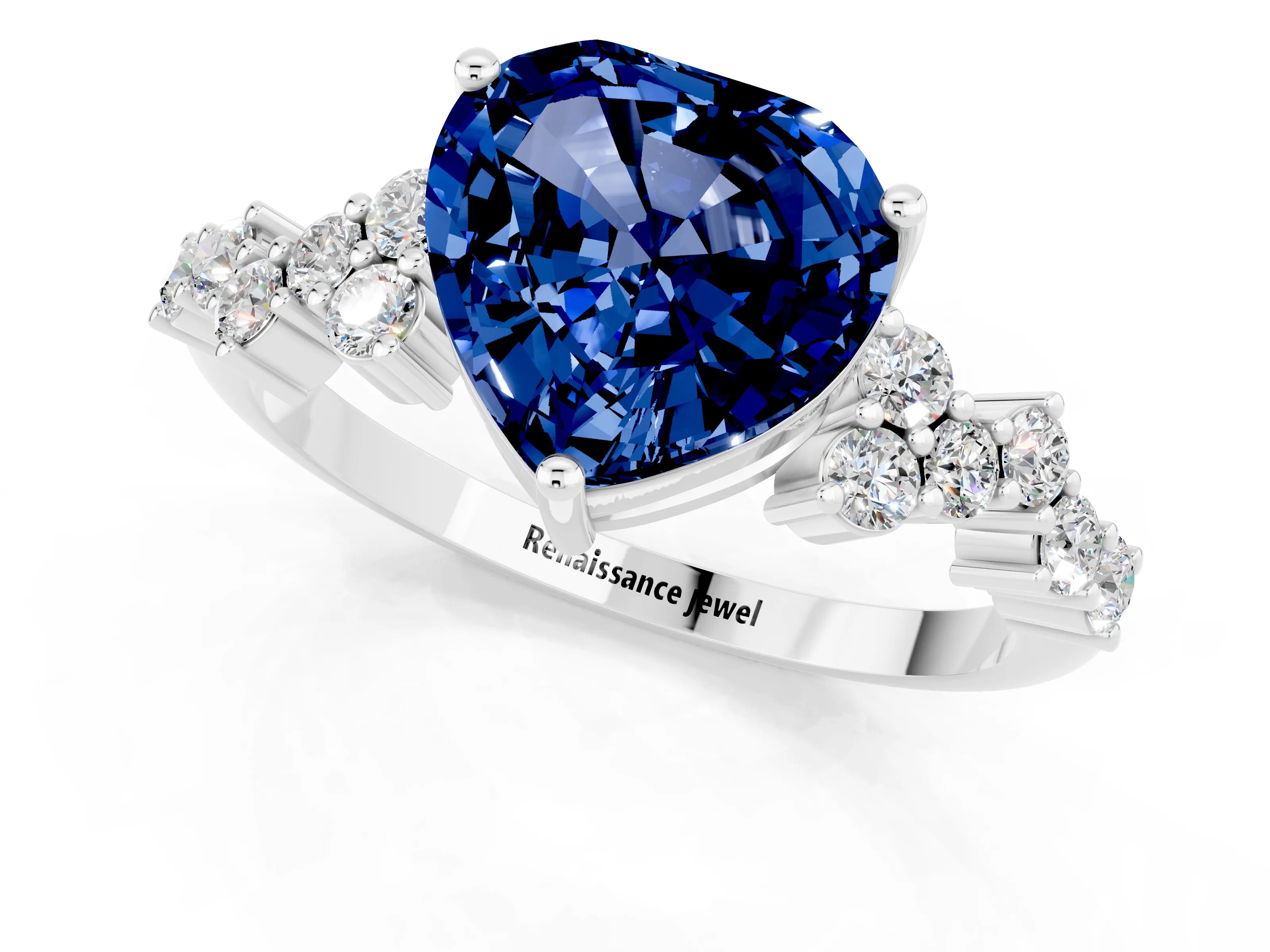 White gold Heart Cut Diamond Cluster Pavé Band with Four-Prong Setting_1