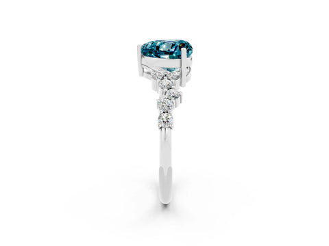 White gold Heart Cut Diamond Cluster Pavé Band with Four-Prong Setting_2