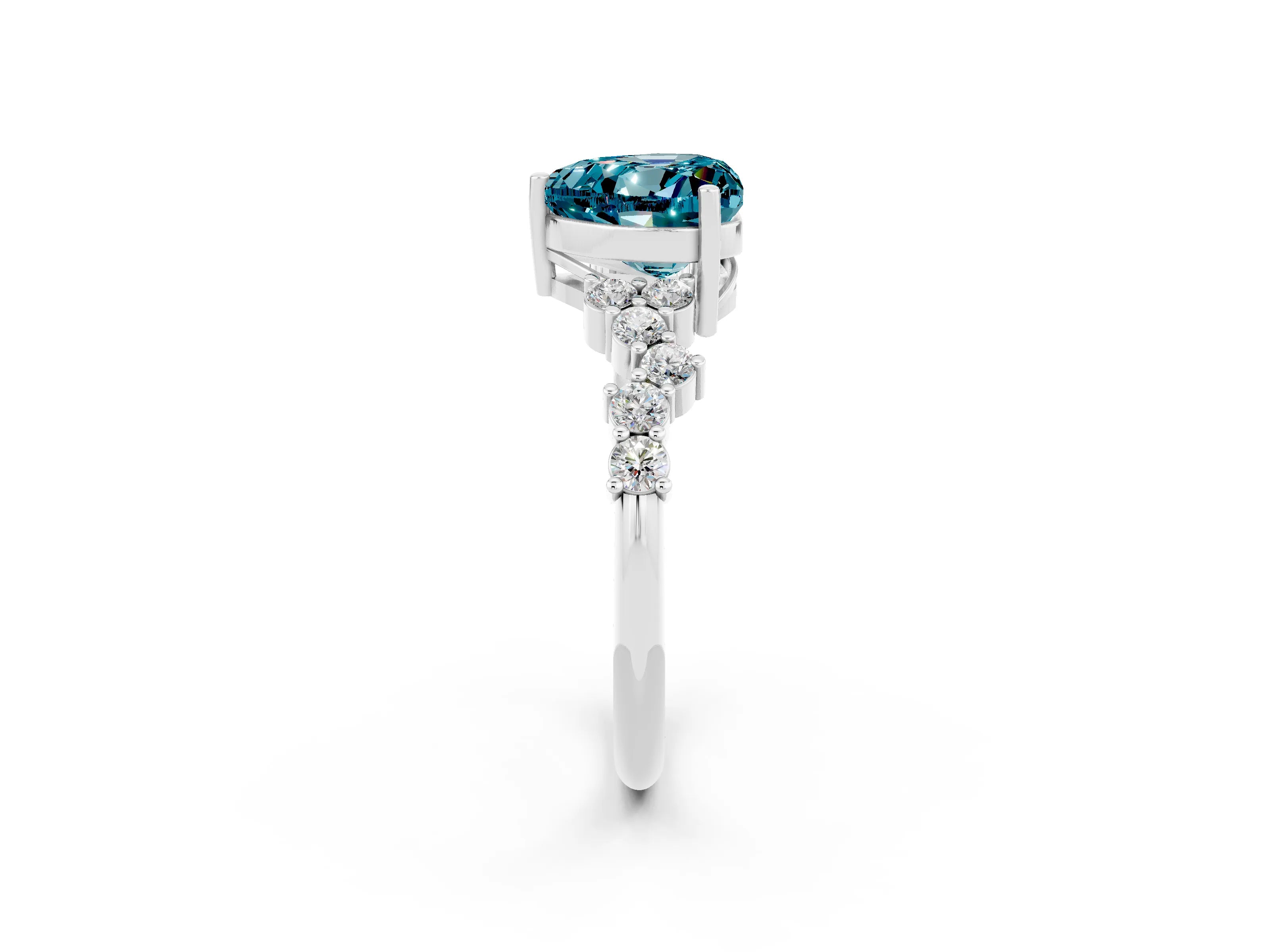 White gold Heart Cut Diamond Cluster Pavé Band with Four-Prong Setting_2