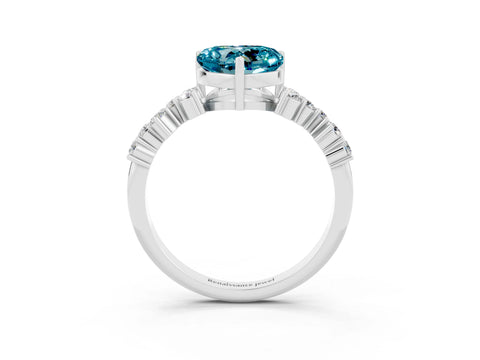 White gold Heart Cut Diamond Cluster Pavé Band with Four-Prong Setting_3
