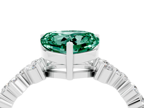 White gold Heart Cut Diamond Cluster Pavé Band with Four-Prong Setting_4