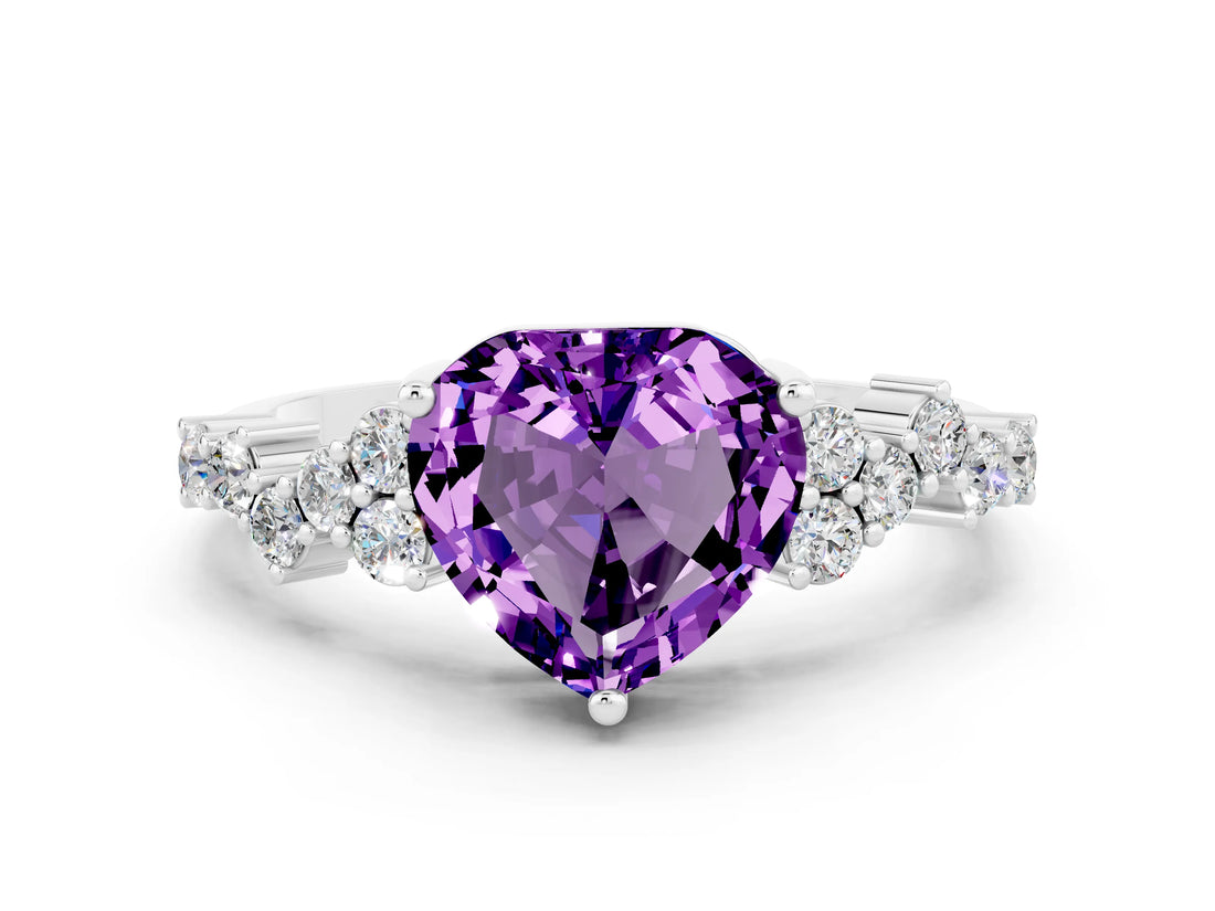 White gold Heart Cut Diamond Cluster Pavé Band with Four-Prong Setting
