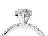 White gold Heart Cut Diamond Pavé Band with Four-Prong Setting_91