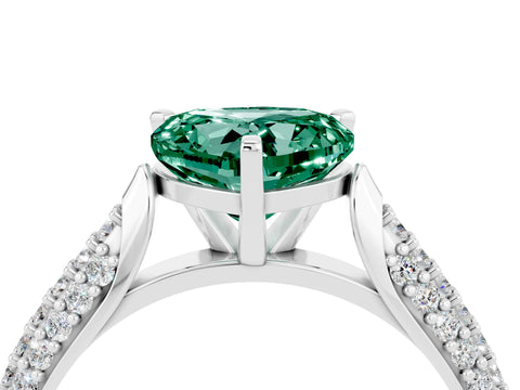 White gold Heart Cut Diamond Solitaire Engagement Ring with Pavé Band and Four-Prong Setting_4