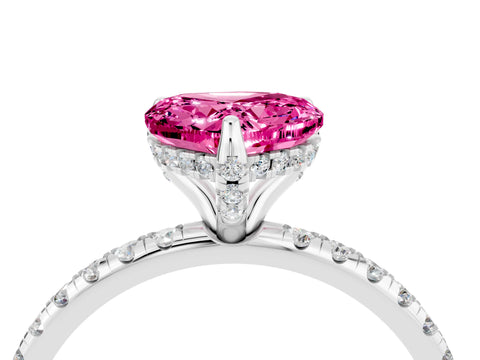 White gold Heart Cut Diamond Solitaire Ring with Four-Prong Setting and Pavé Band_4