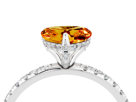 White gold Heart Cut Diamond Solitaire Ring with Four-Prong Setting and Pavé Band_4