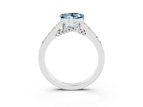 White gold Heart Cut Diamond Solitaire Ring with Pavé Band and Prong Setting_3