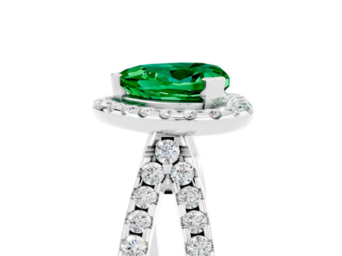 White gold Heart Cut Emerald Halo Ring with Split Shank Pavé Band and Prong Setting_5