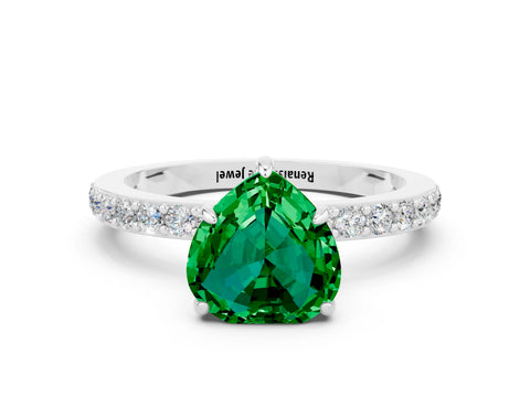 White gold Heart Cut Emerald Pavé Engagement Ring with Round  Accents and Prong Setting_24