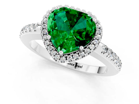 White gold Heart Cut Emerald Pavé Halo Ring with Four-Prong Setting_13