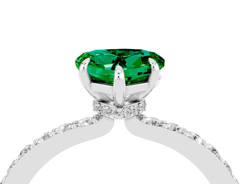 White gold Heart Cut Emerald Ring with Pavé Band and Four-Prong Setting_4