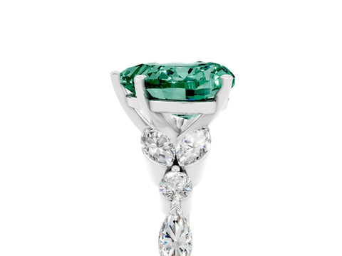White gold Heart Cut Green Sapphire Solitaire Ring with Side Stones and Four-Prong Setting_29