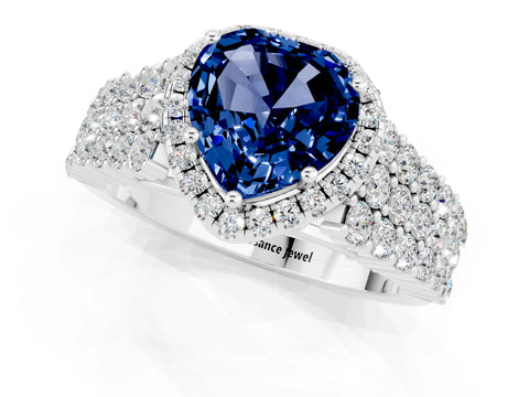White gold Heart Cut Halo Pavé Diamond Engagement Ring with Split Shank and Four-Prong Setting_1