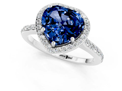 White gold Heart Cut Halo Round Diamond Pavé Band with Four-Prong Setting_1