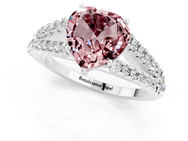 White gold Heart Cut Morganite Split Shank Pavé Engagement Ring with Four-Prong Setting