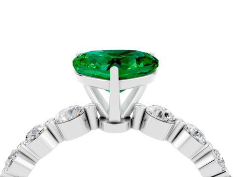 White gold Heart Cut Solitaire Emerald Ring with Pave Band and Four-Prong Setting_4