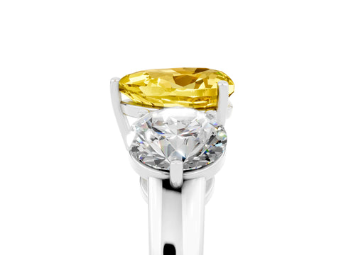 White gold Heart Cut Yellow Sapphire Three-Stone Ring with Prong Setting and Classic Band_5