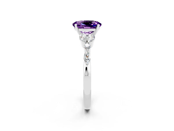 White gold Oval Cut Amethyst Solitaire Ring with Side Stones and Four-Prong Setting