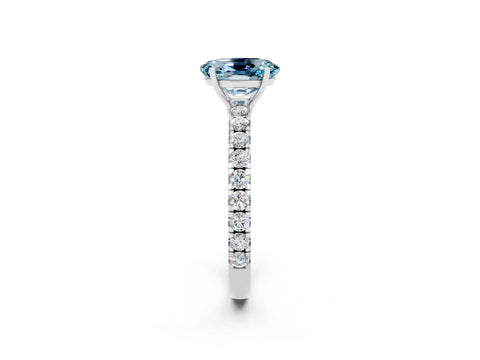 White gold Oval Cut Aquamarine Pavé Solitaire Engagement Ring with Four-Prong Setting_14